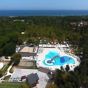 Adriano Family Village 4*, Punta Marina Italien
