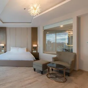 https://the-golden-seaview-panorama-tower.nhatrangbesthotels.com