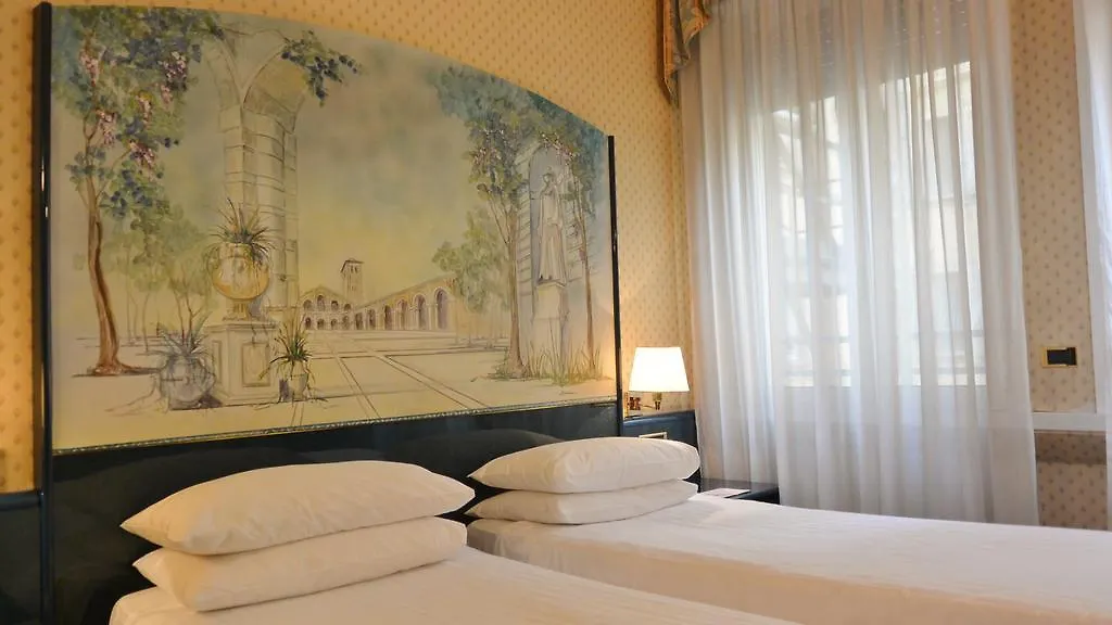 Ih Hotels Milano Ambasciatori 4*, Milan