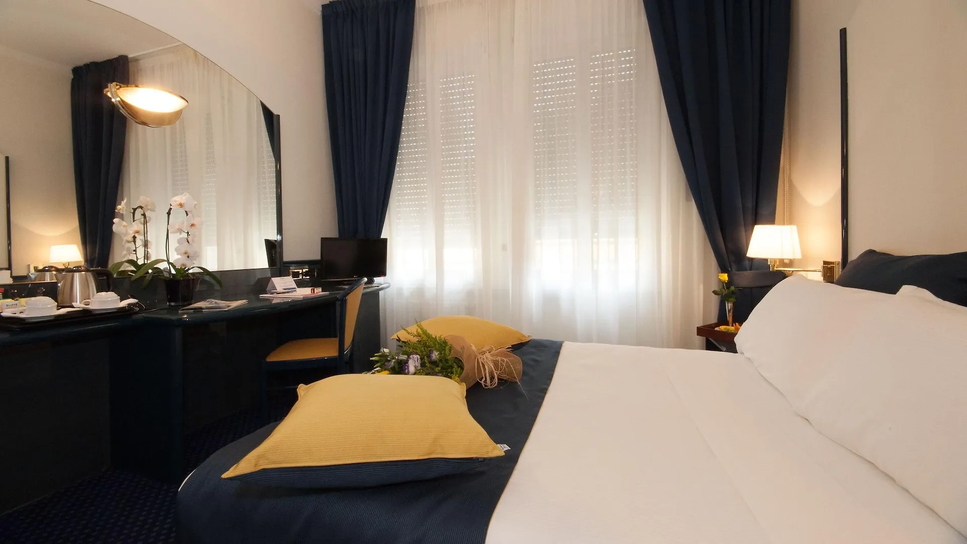 Ih Hotels Milano Ambasciatori 4*,  Olaszország