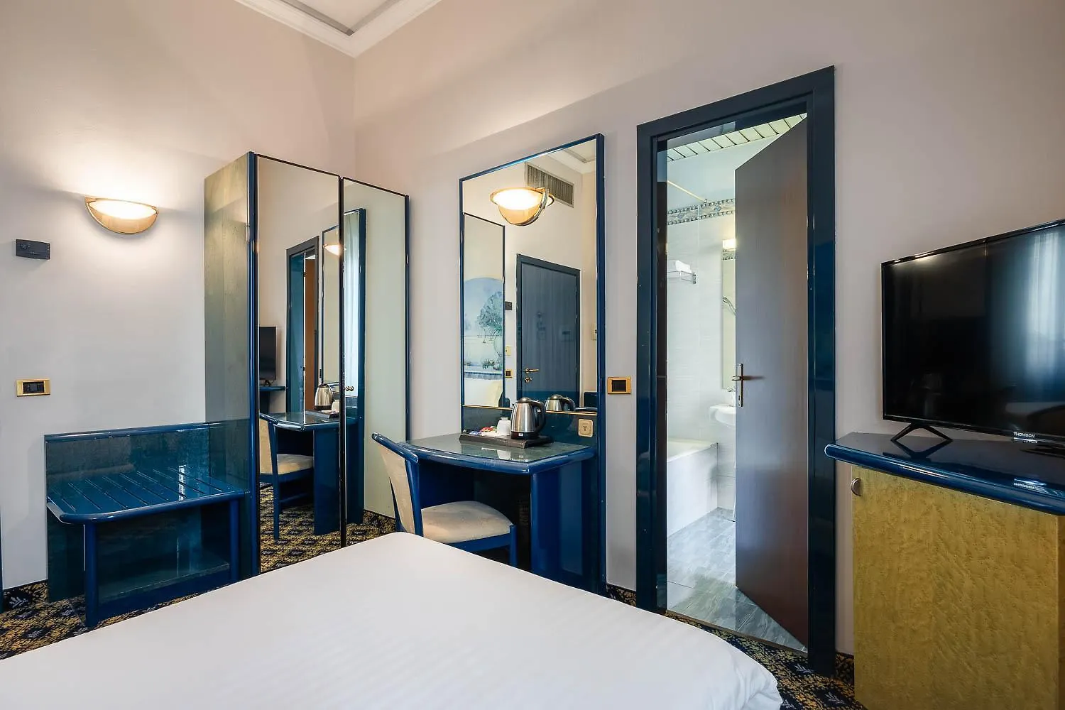 Ih Hotels Milano Ambasciatori 4*, Μιλάνο